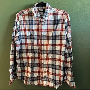 GAP Flannel Shirt in Untucked Fit